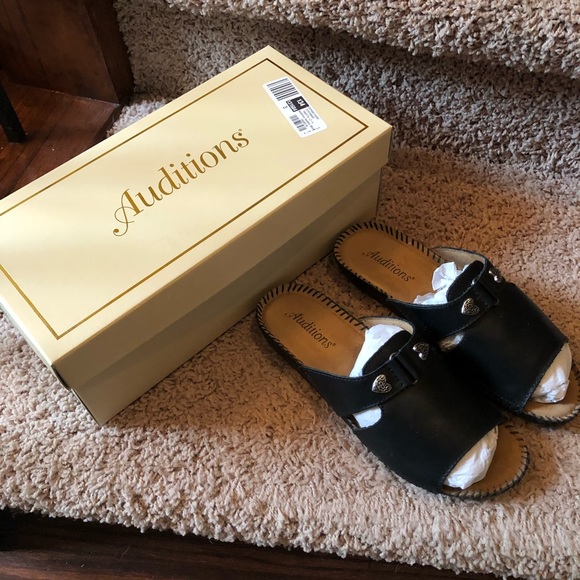 Auditions Sparkle Black Leather Sandals NIB 6 W